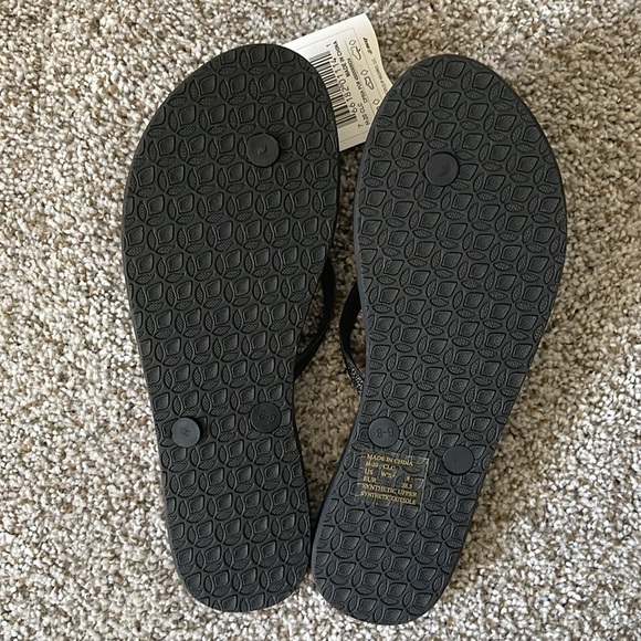 NWT Reef Flip Flops Size 8 - Picture 2 of 3